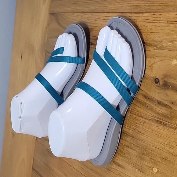 Chaco size 6 retired style teal and gray flip flop sandals - Picture 1 of 7
